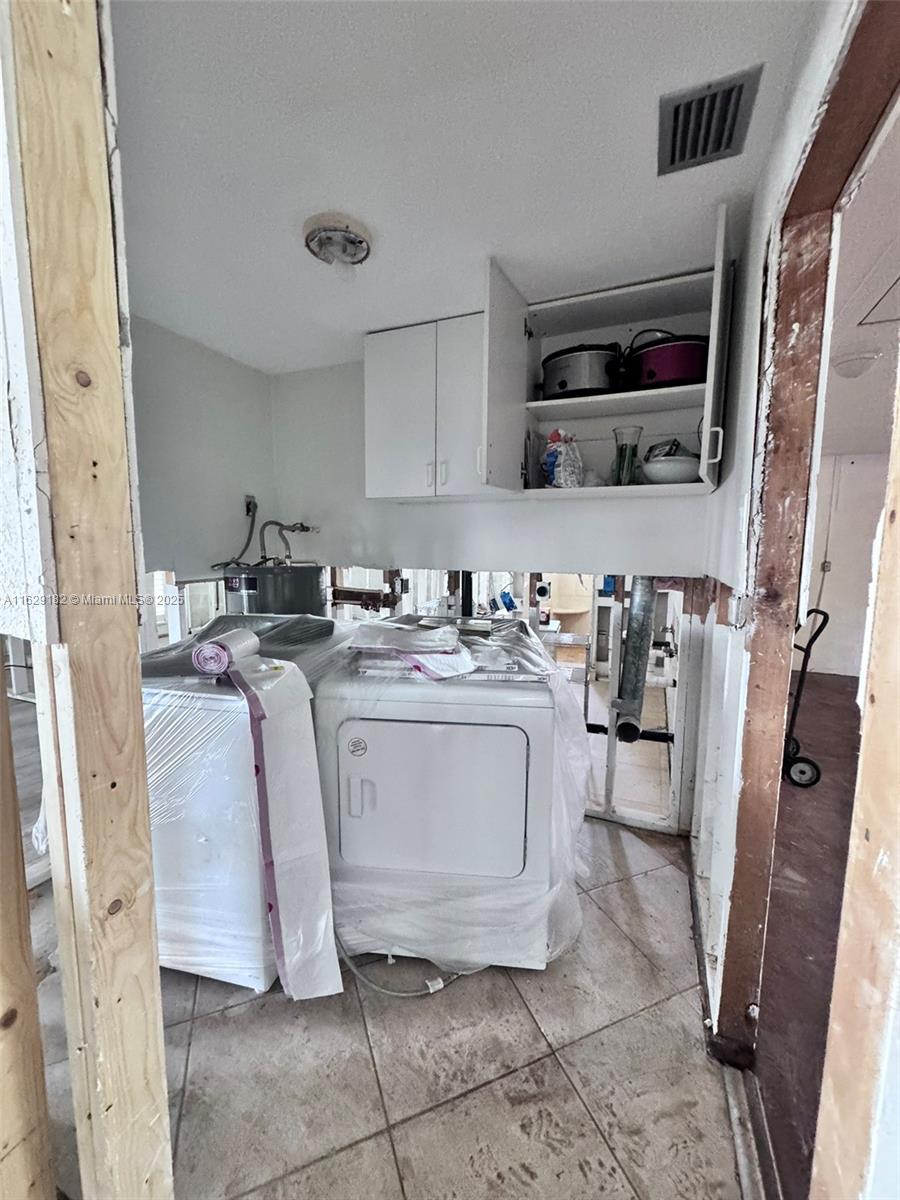 GULF ACRES - Residential