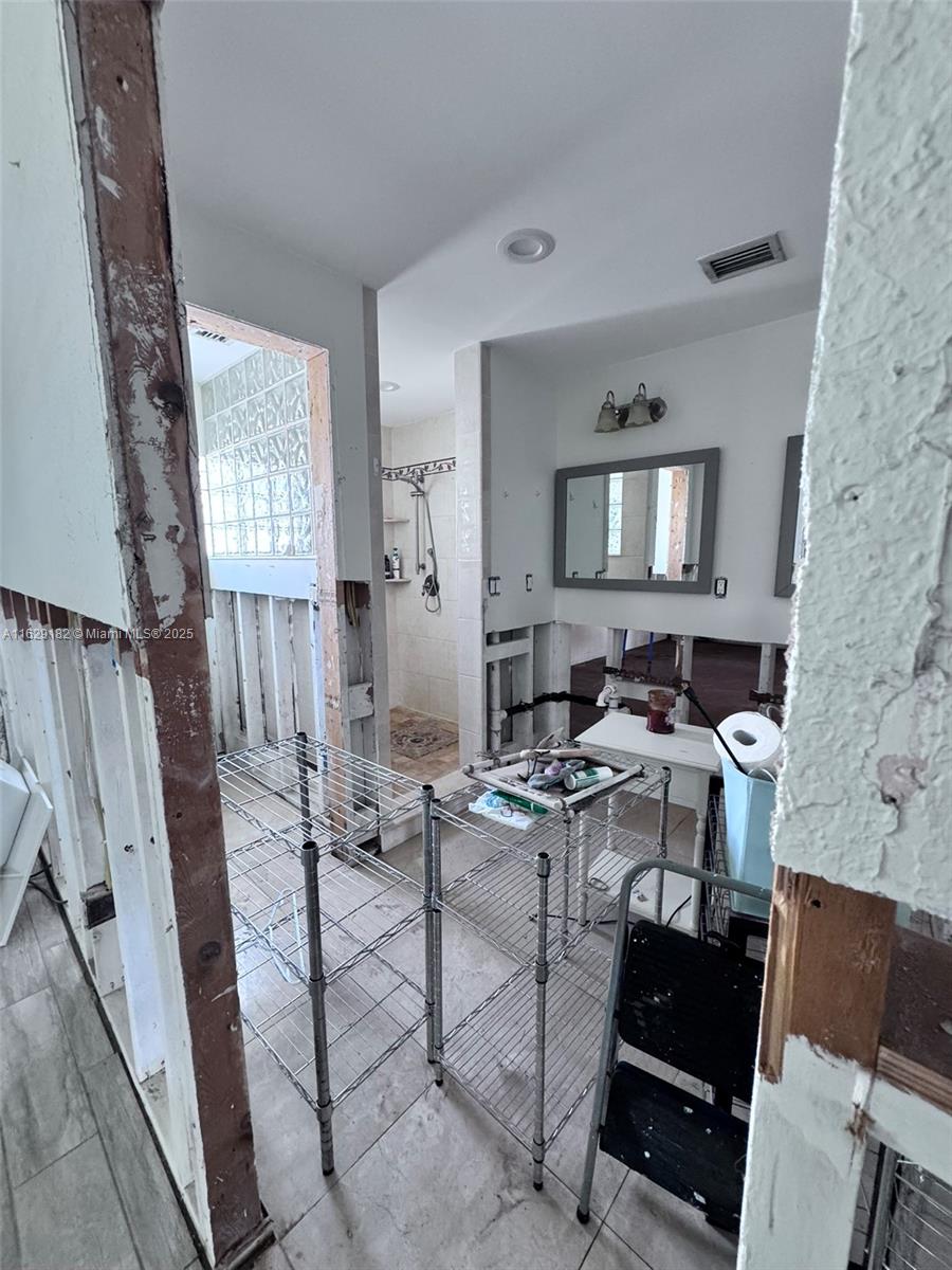 GULF ACRES - Residential
