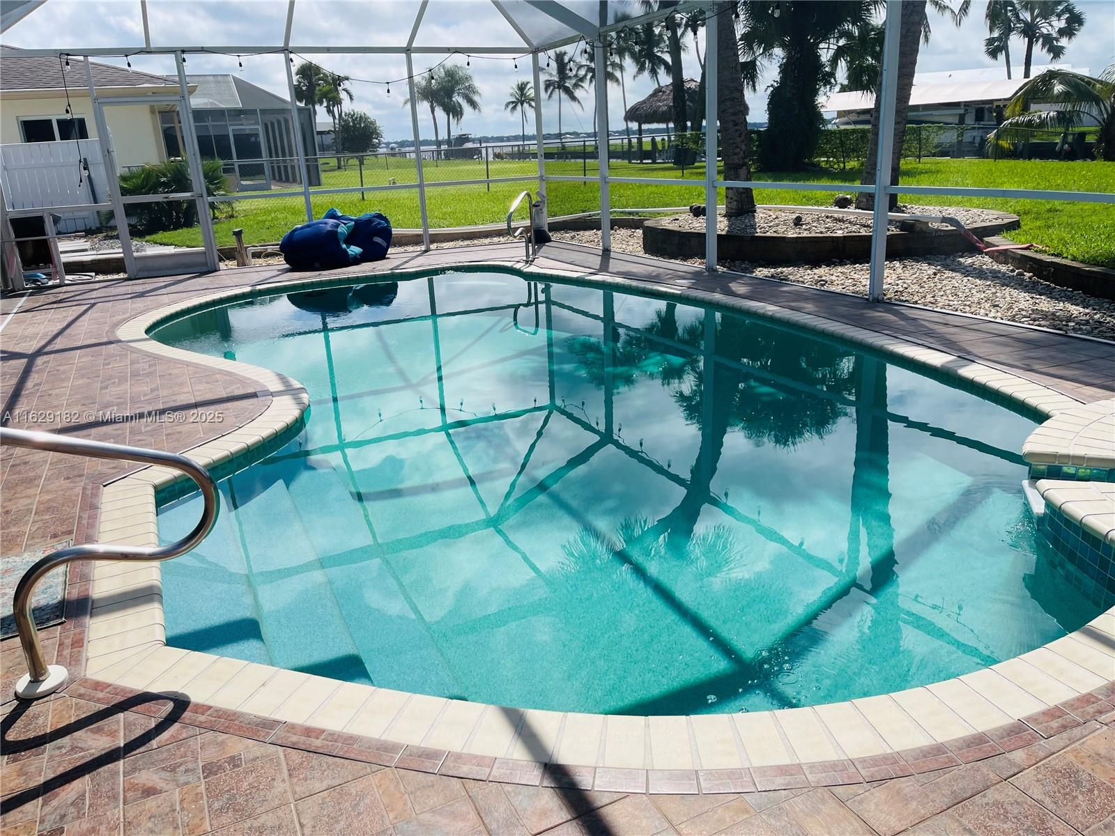 GULF ACRES - Residential
