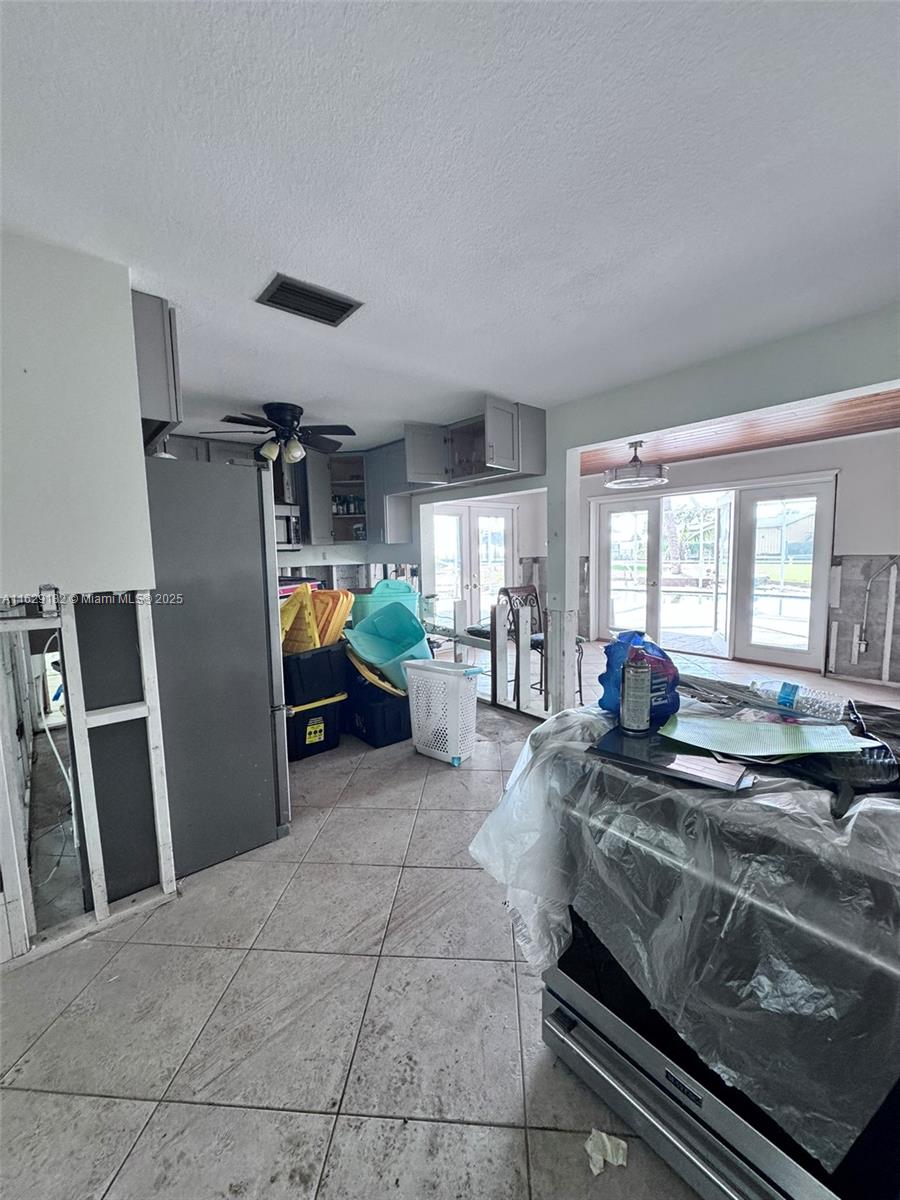 GULF ACRES - Residential
