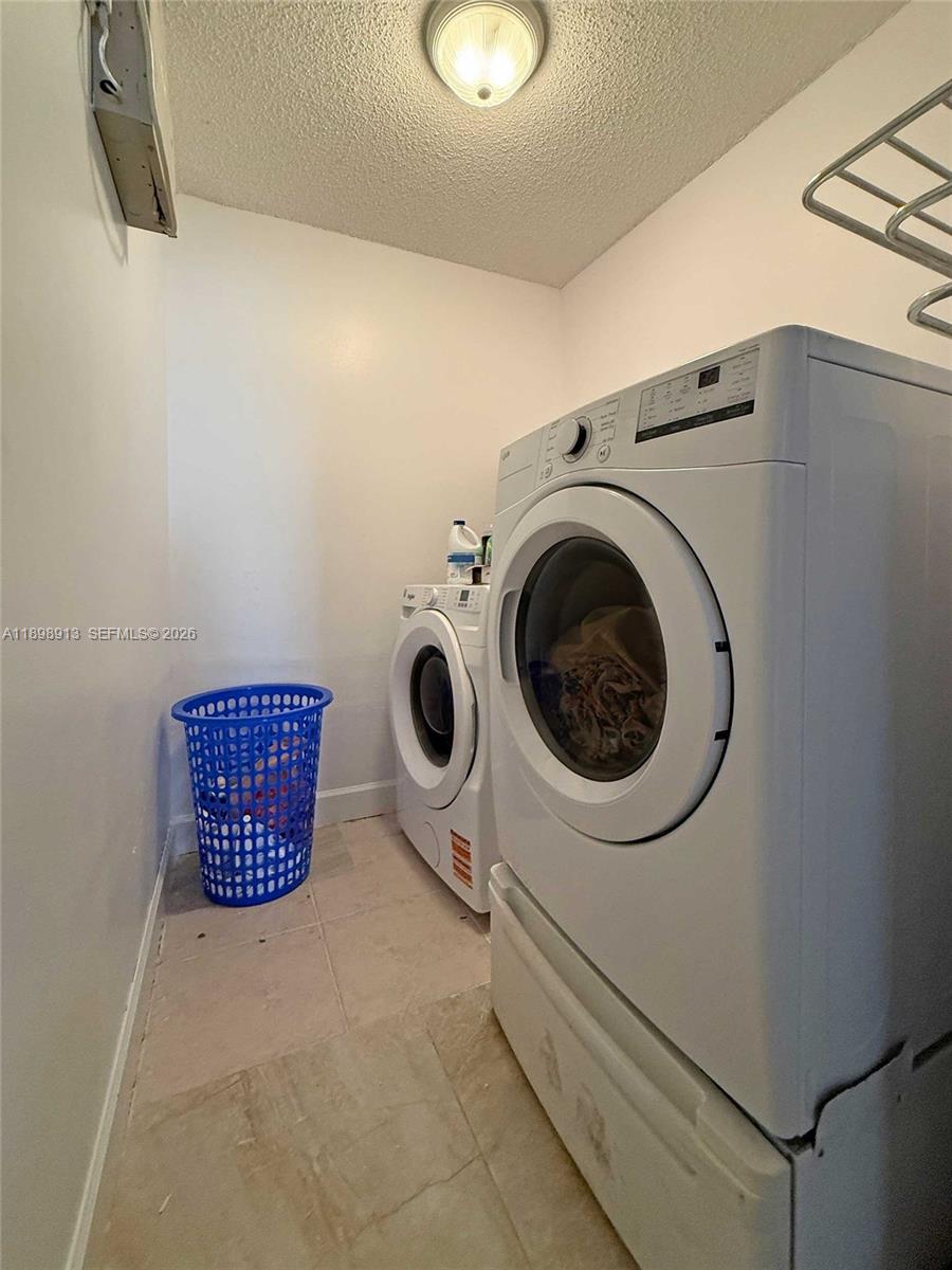 POD 8 AT MONARCH LAKES - Residential