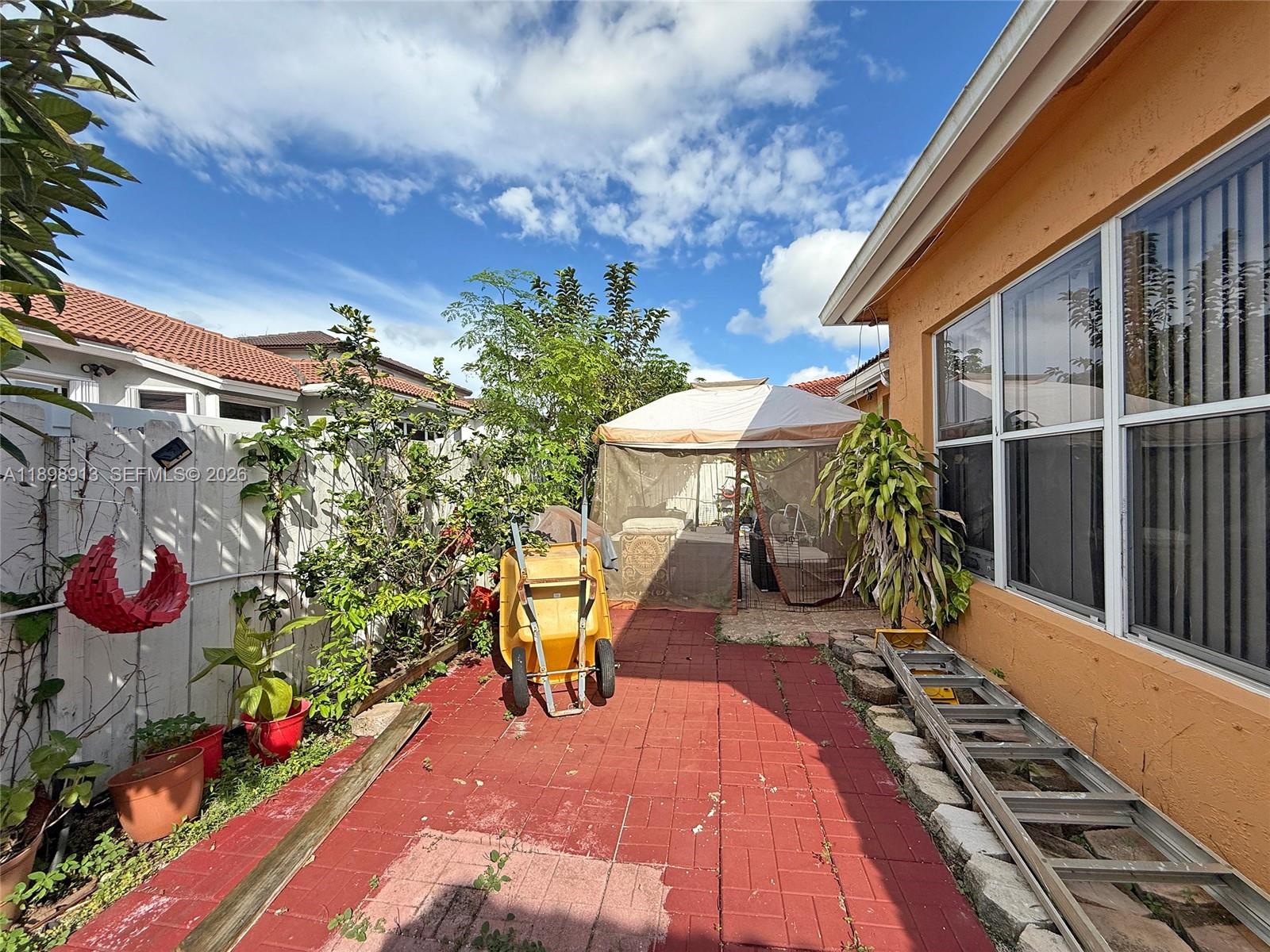 POD 8 AT MONARCH LAKES - Residential