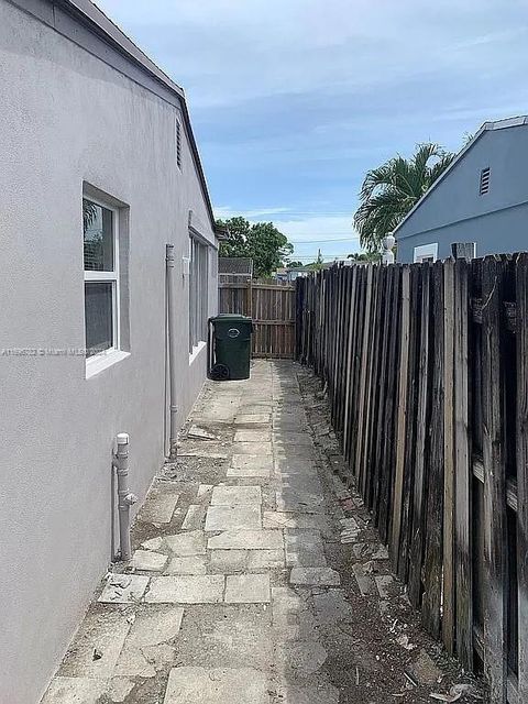 A home in Oakland Park