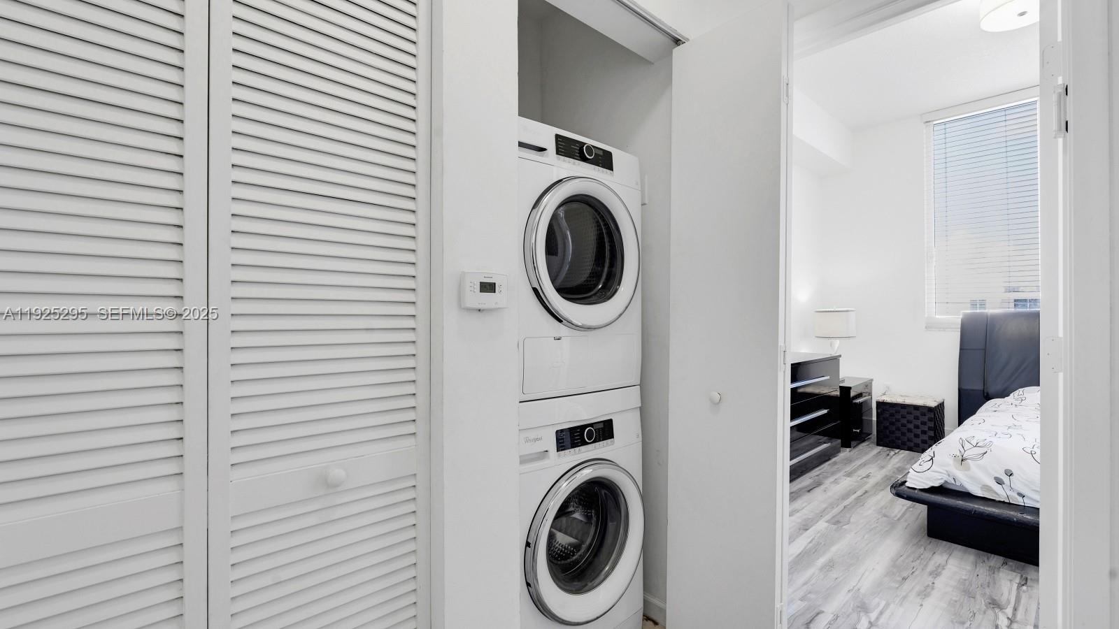 VENTURE AT AVENTURA EAST - Residential Lease