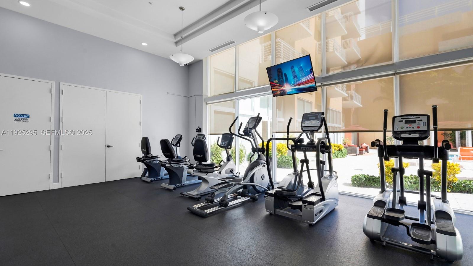 VENTURE AT AVENTURA EAST - Residential Lease