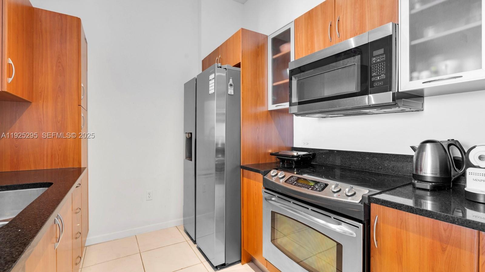 VENTURE AT AVENTURA EAST - Residential Lease