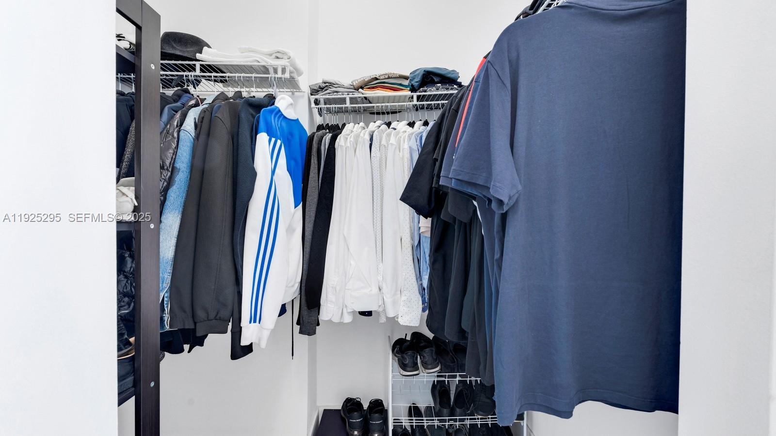 VENTURE AT AVENTURA EAST - Residential Lease