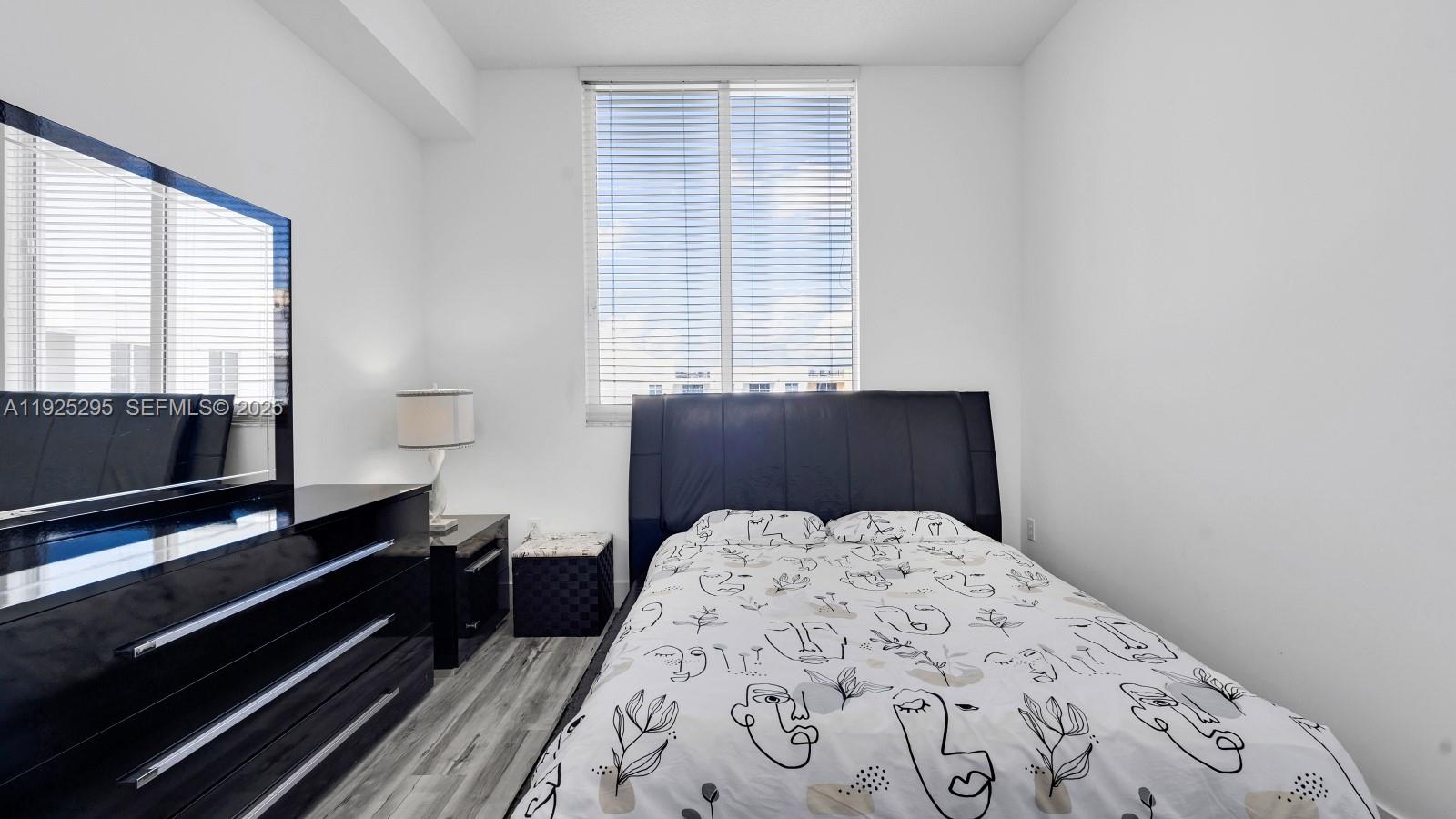 VENTURE AT AVENTURA EAST - Residential Lease