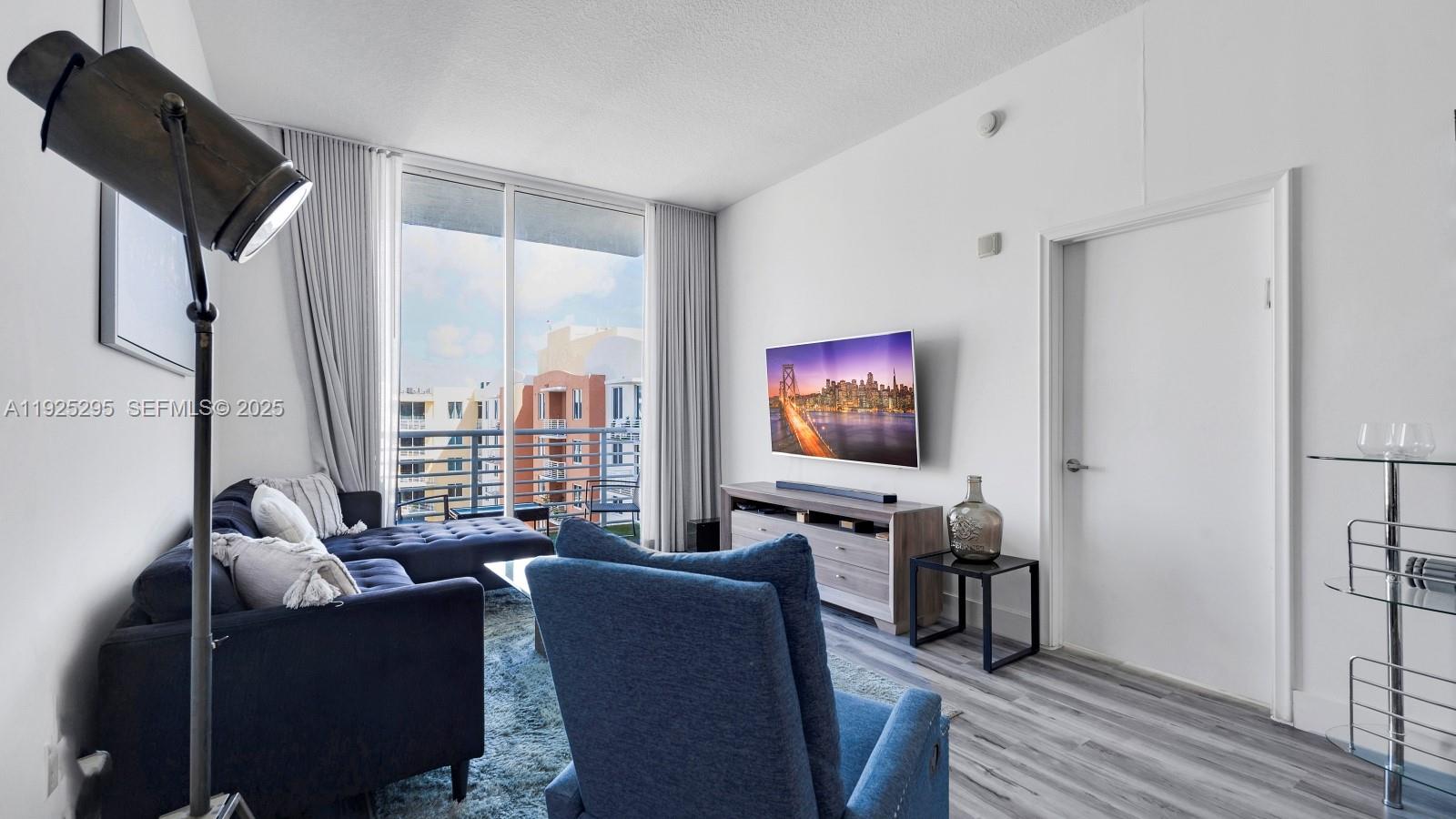 VENTURE AT AVENTURA EAST - Residential Lease