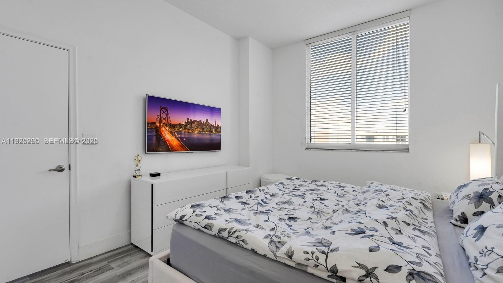 VENTURE AT AVENTURA EAST - Residential Lease