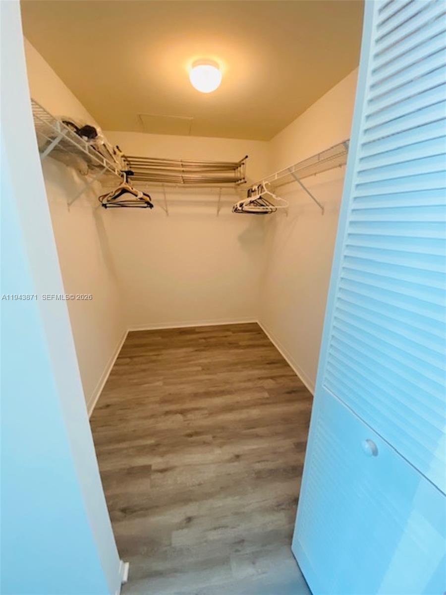 THE PLAZA 901 BRICKELL - Residential Lease