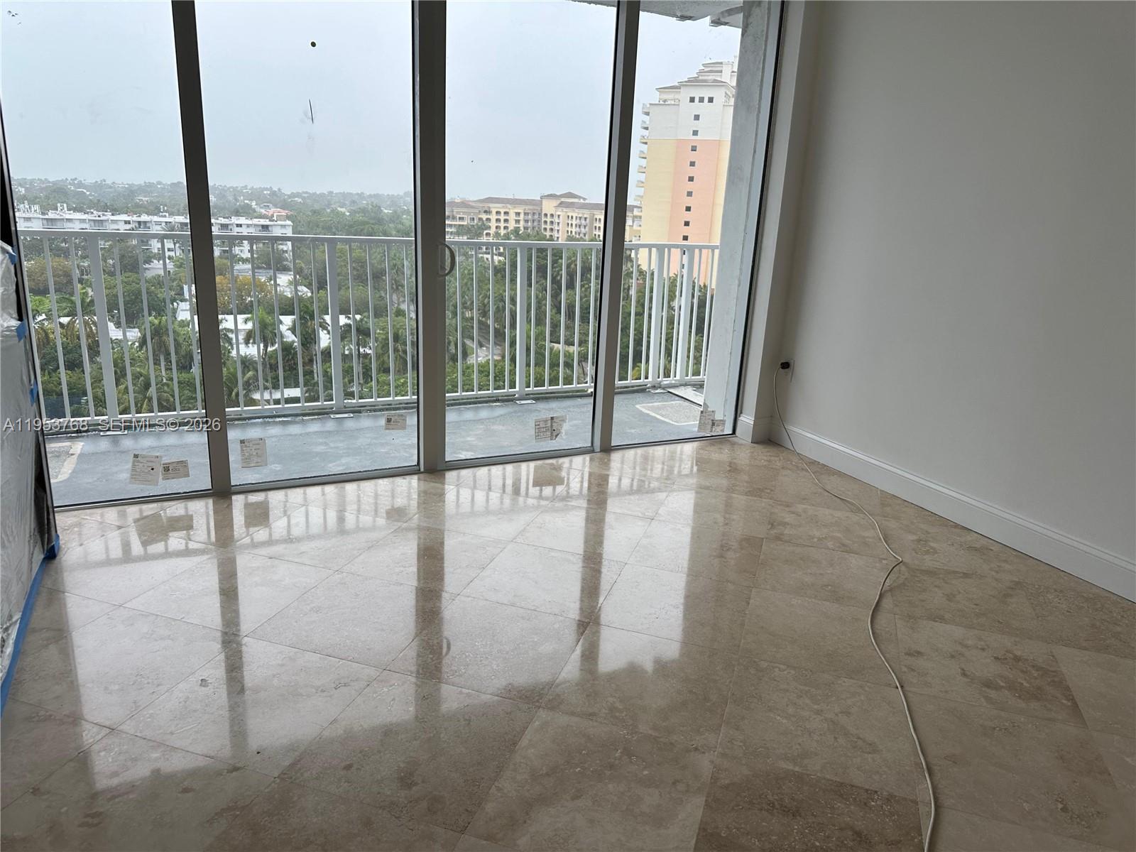 881 Ocean Dr 10D