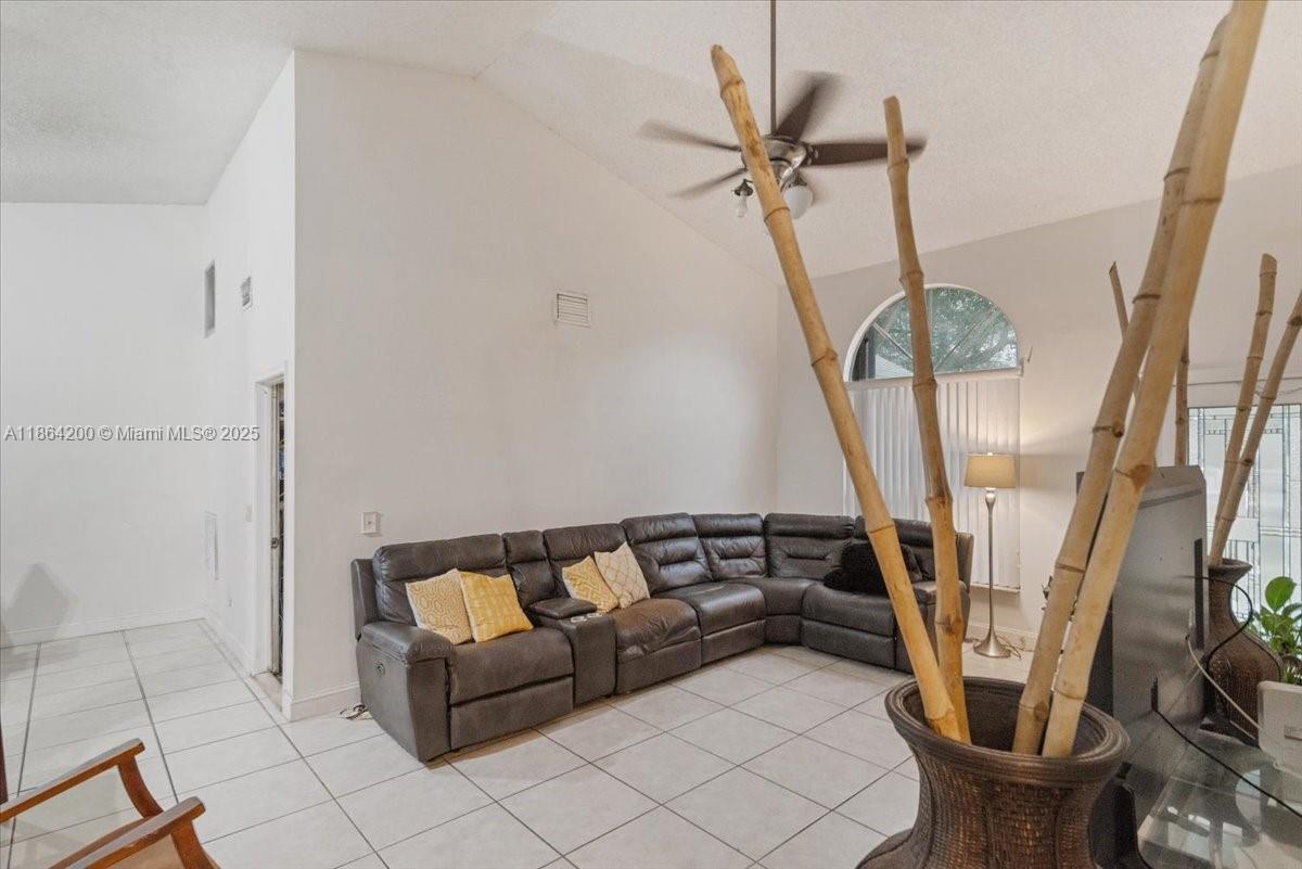 1600 SW 87th Ave