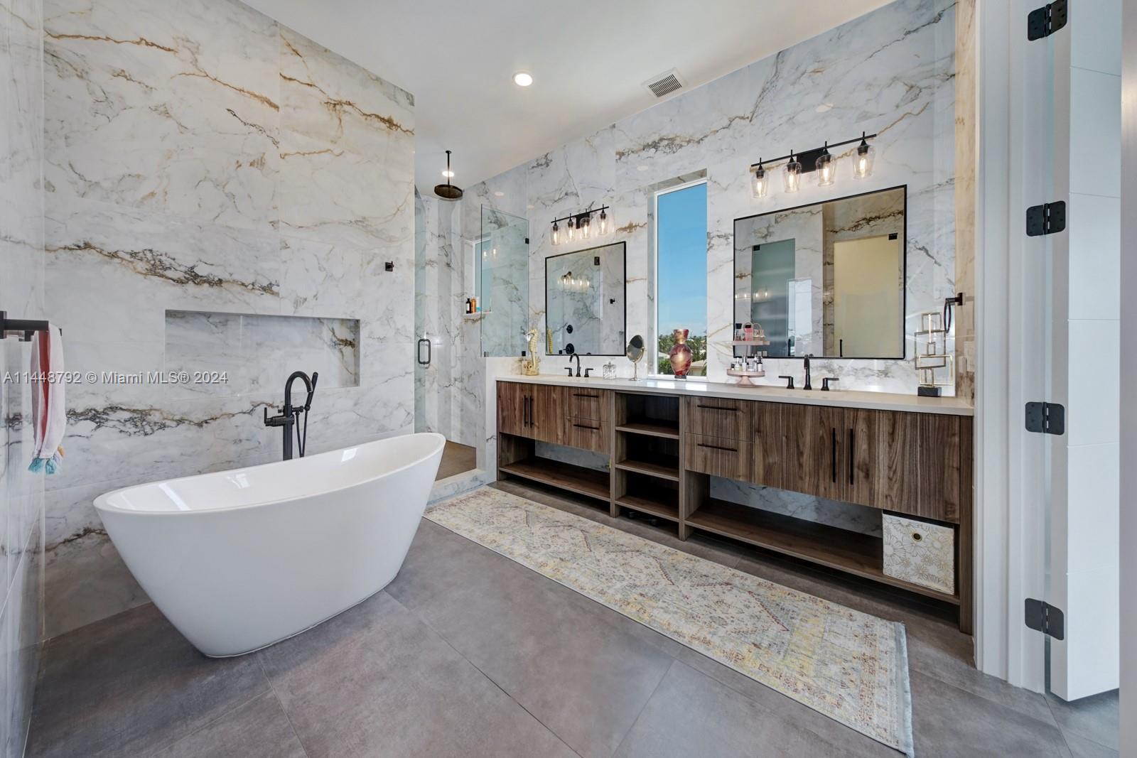 LAKE PLACID - Residential