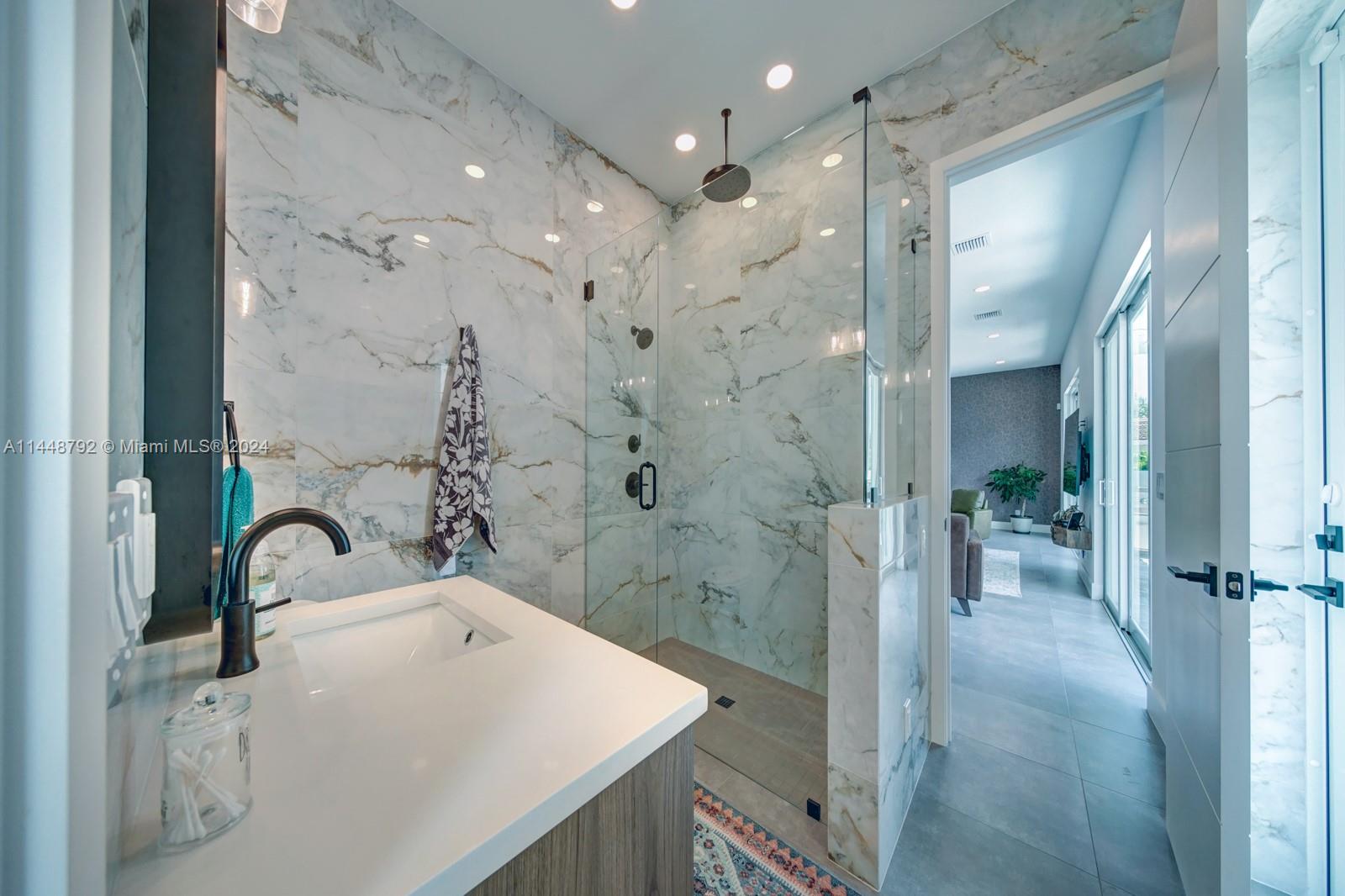 LAKE PLACID - Residential