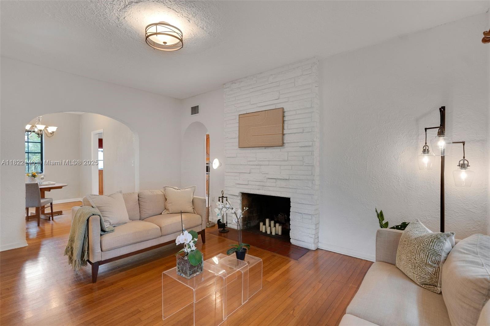 425 Cadagua Ave