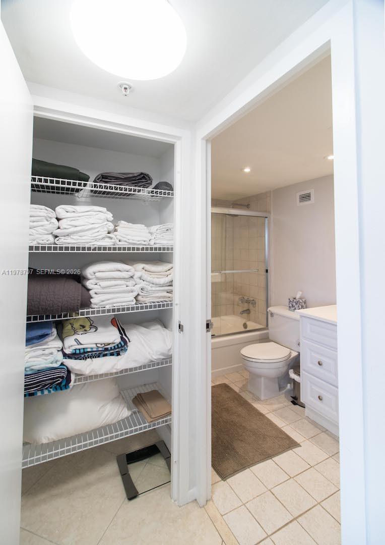 CARLISLE ON THE OCEAN CON - Residential Lease