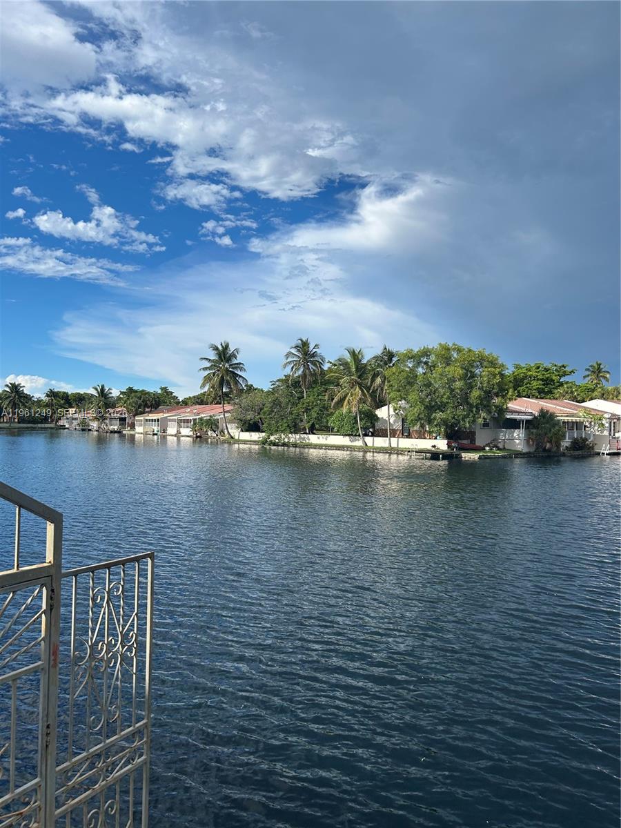 MIAMI LAKES LAKE MARTHA S - Residential