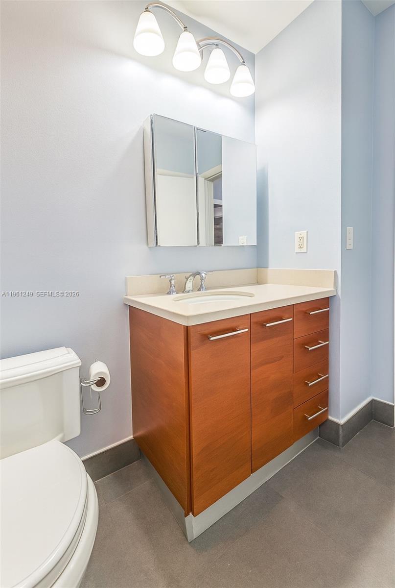 MIAMI LAKES LAKE MARTHA S - Residential