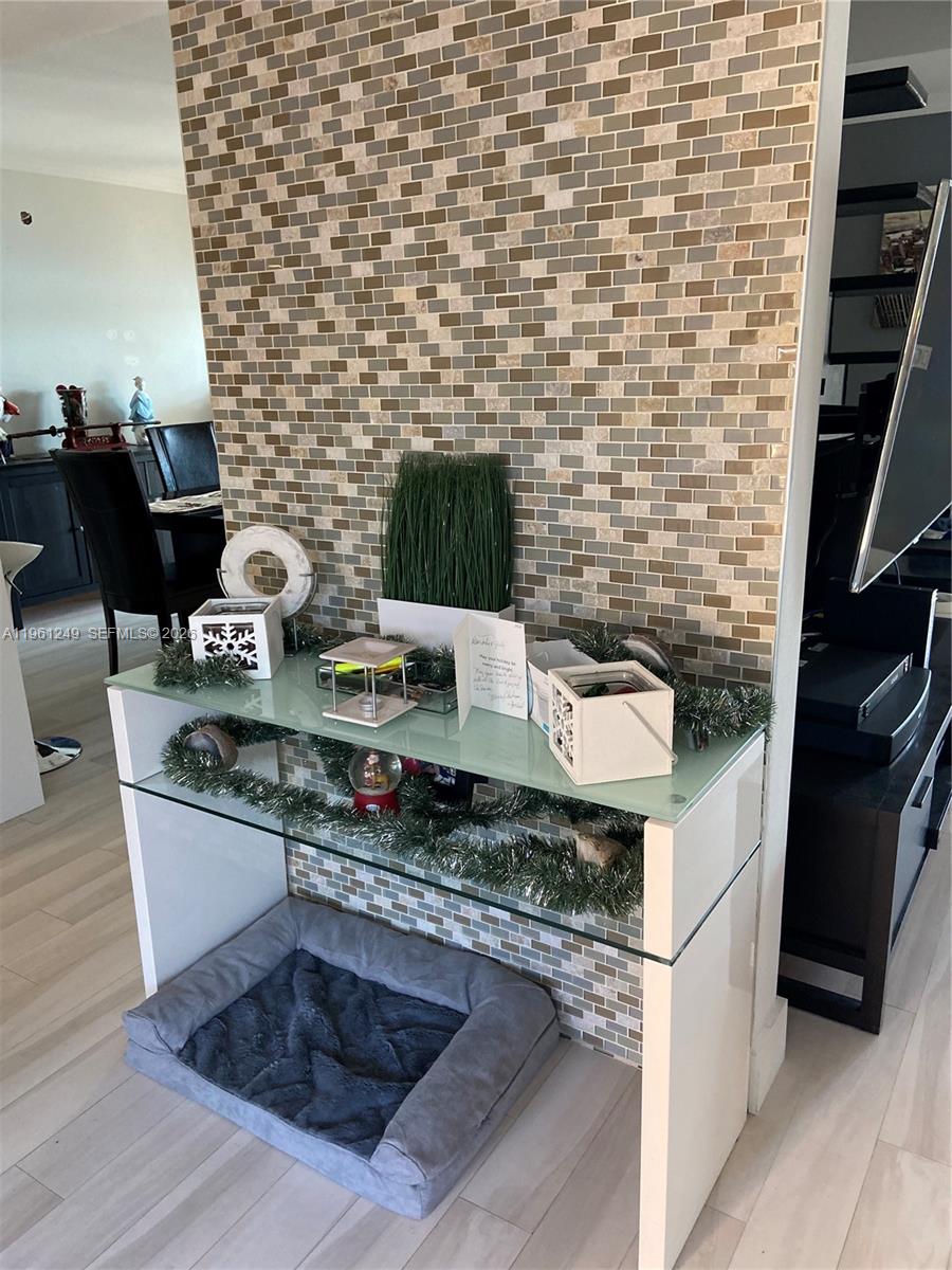 MIAMI LAKES LAKE MARTHA S - Residential