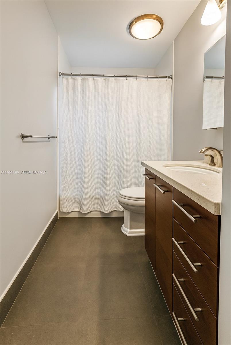 MIAMI LAKES LAKE MARTHA S - Residential