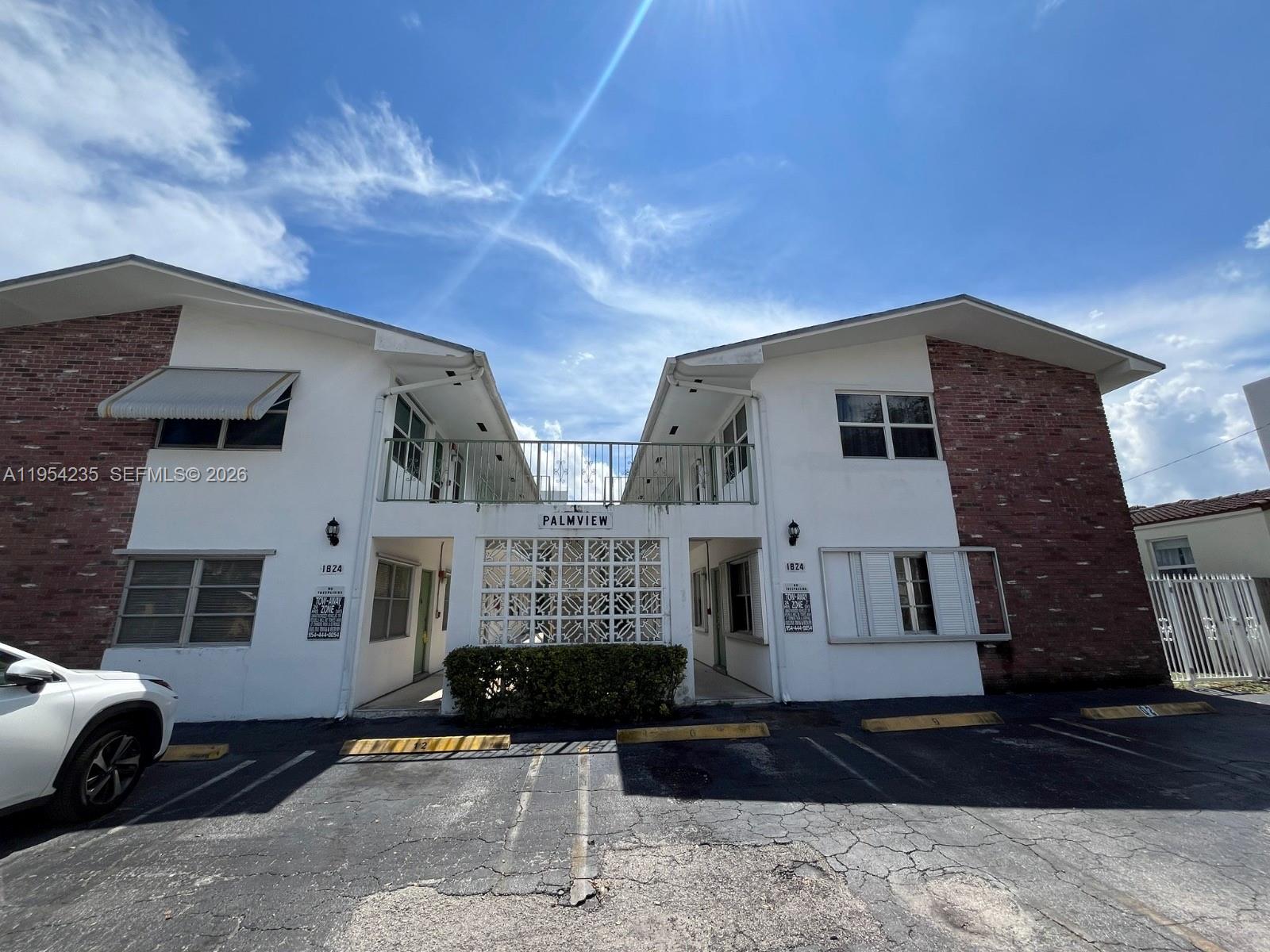 PALMVIEW CONDOMINIUM APAR - Residential