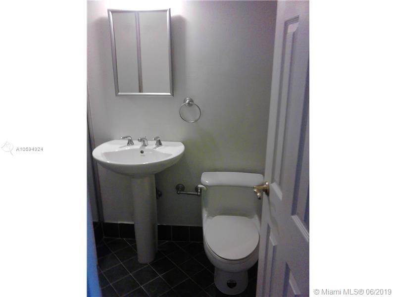 PARKVIEW POINT CONDO - Residential Lease