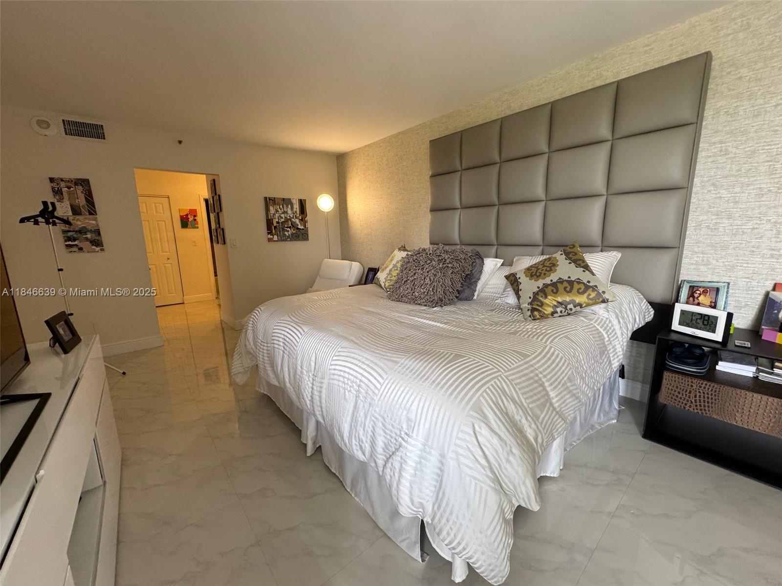 DELVISTA TOWERS CONDO - Residential