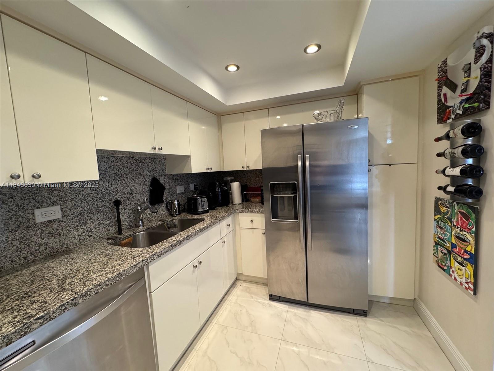 DELVISTA TOWERS CONDO - Residential