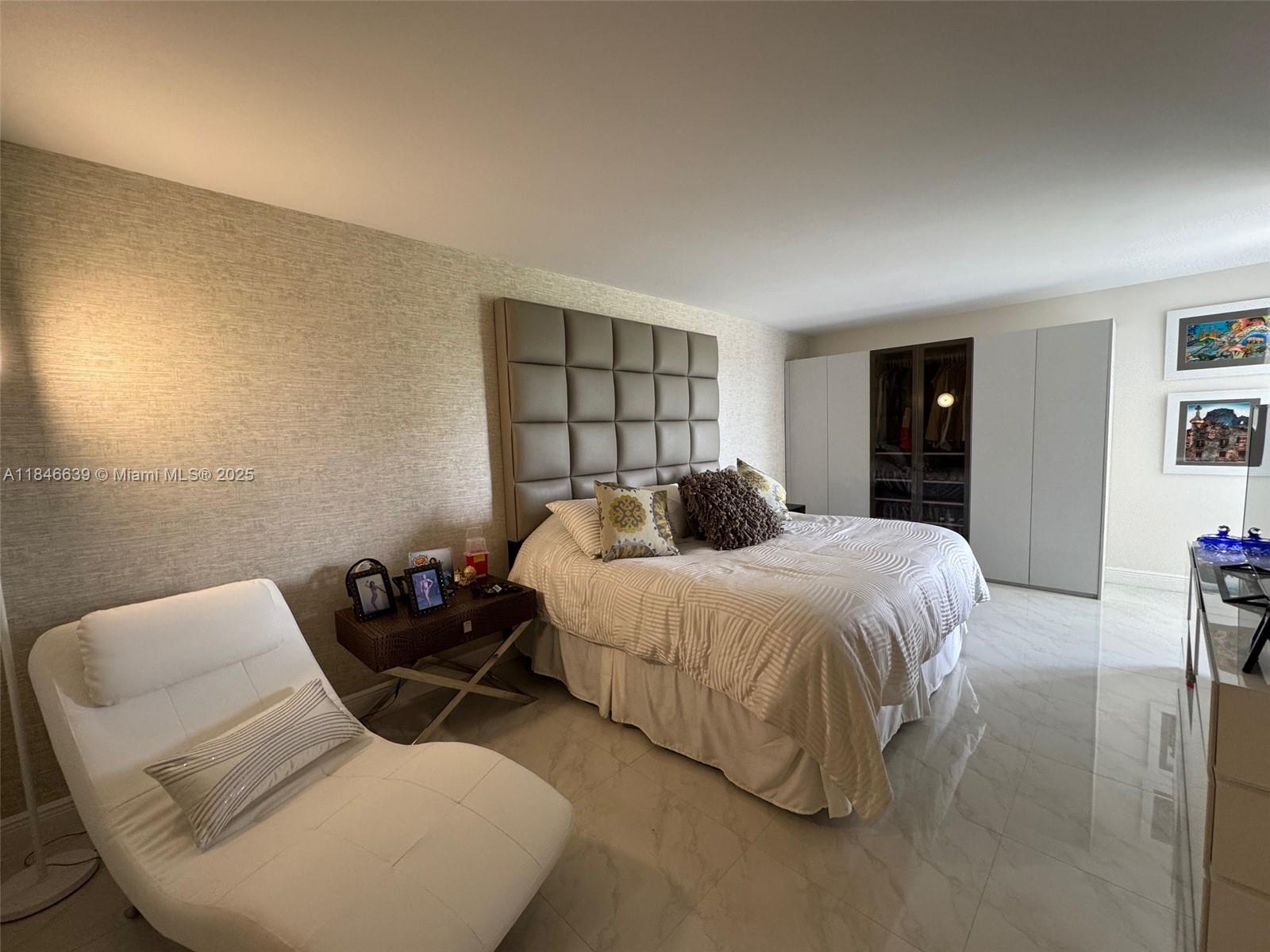 DELVISTA TOWERS CONDO - Residential