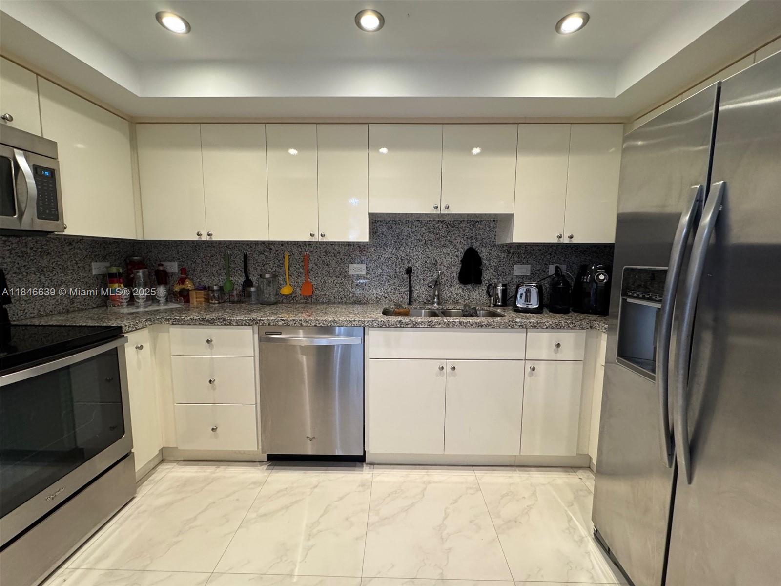 DELVISTA TOWERS CONDO - Residential