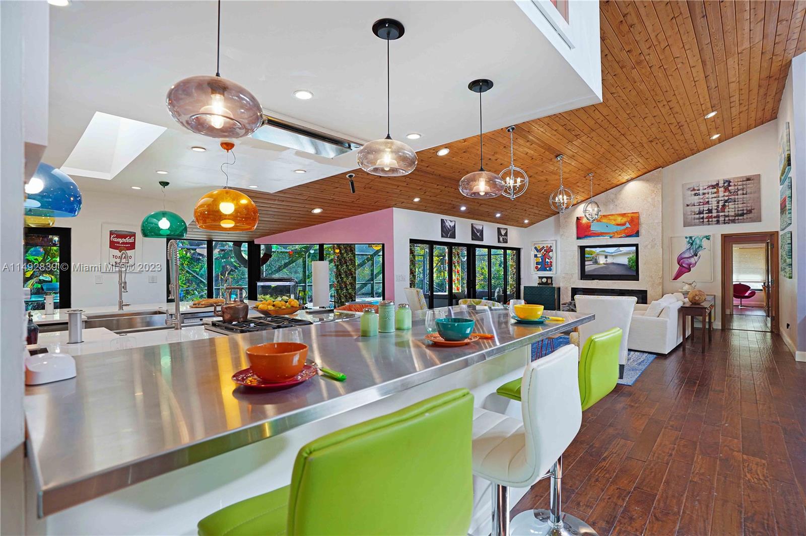 CLINTON GROVE ESTS - Residential