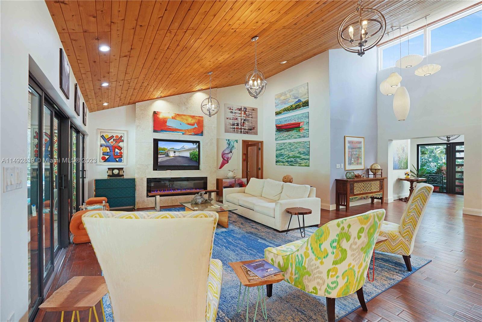 CLINTON GROVE ESTS - Residential