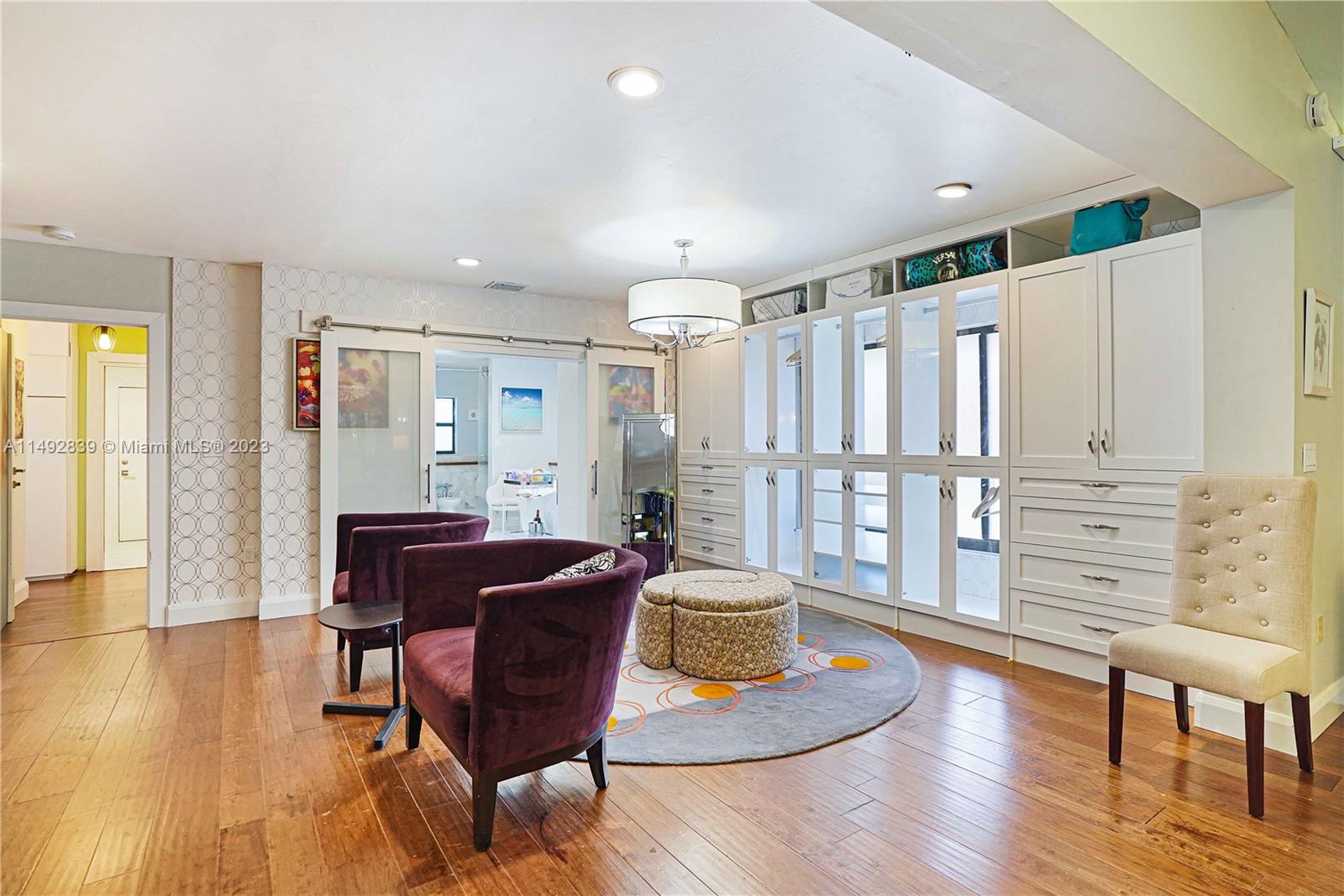 CLINTON GROVE ESTS - Residential