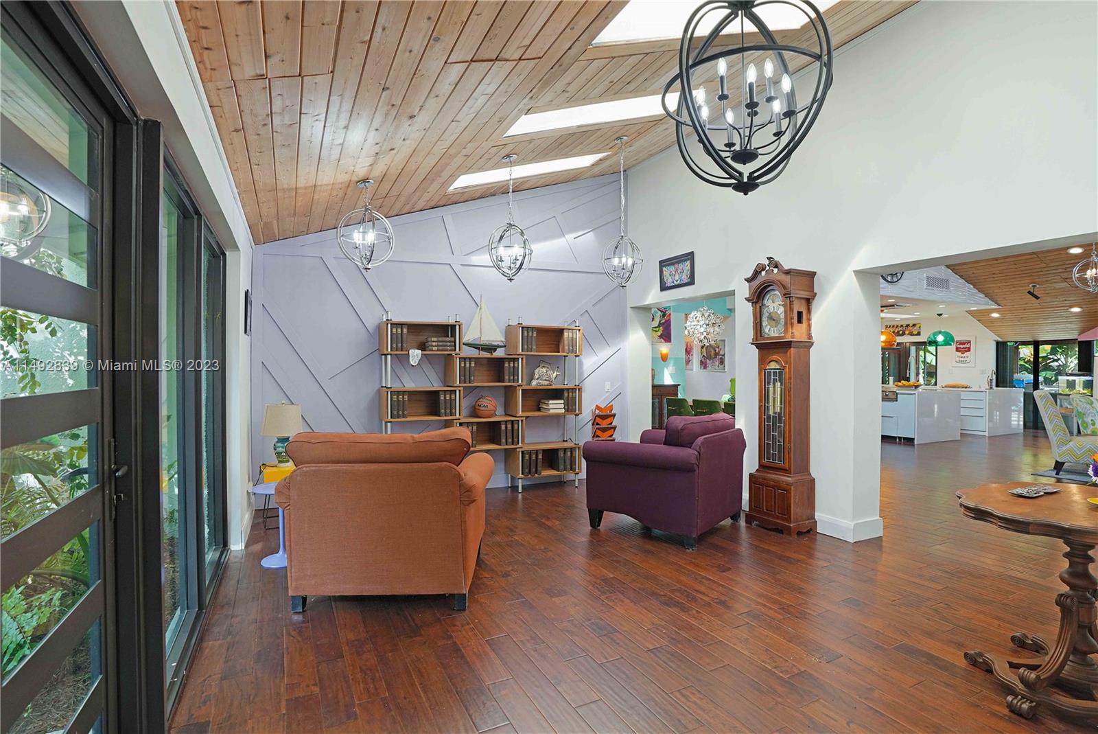 CLINTON GROVE ESTS - Residential