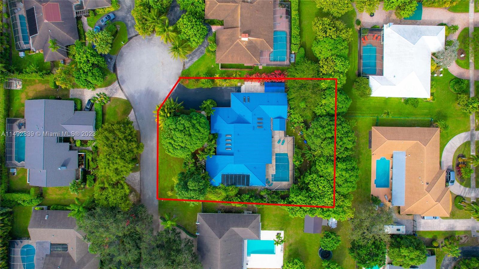 CLINTON GROVE ESTS - Residential