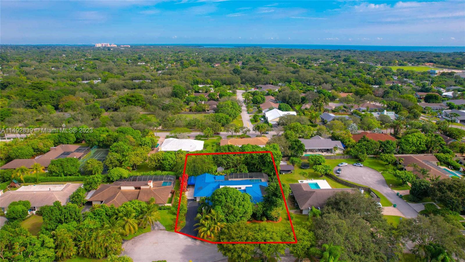 CLINTON GROVE ESTS - Residential