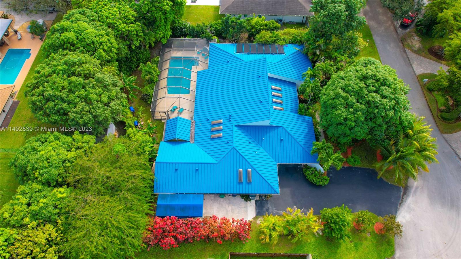 CLINTON GROVE ESTS - Residential