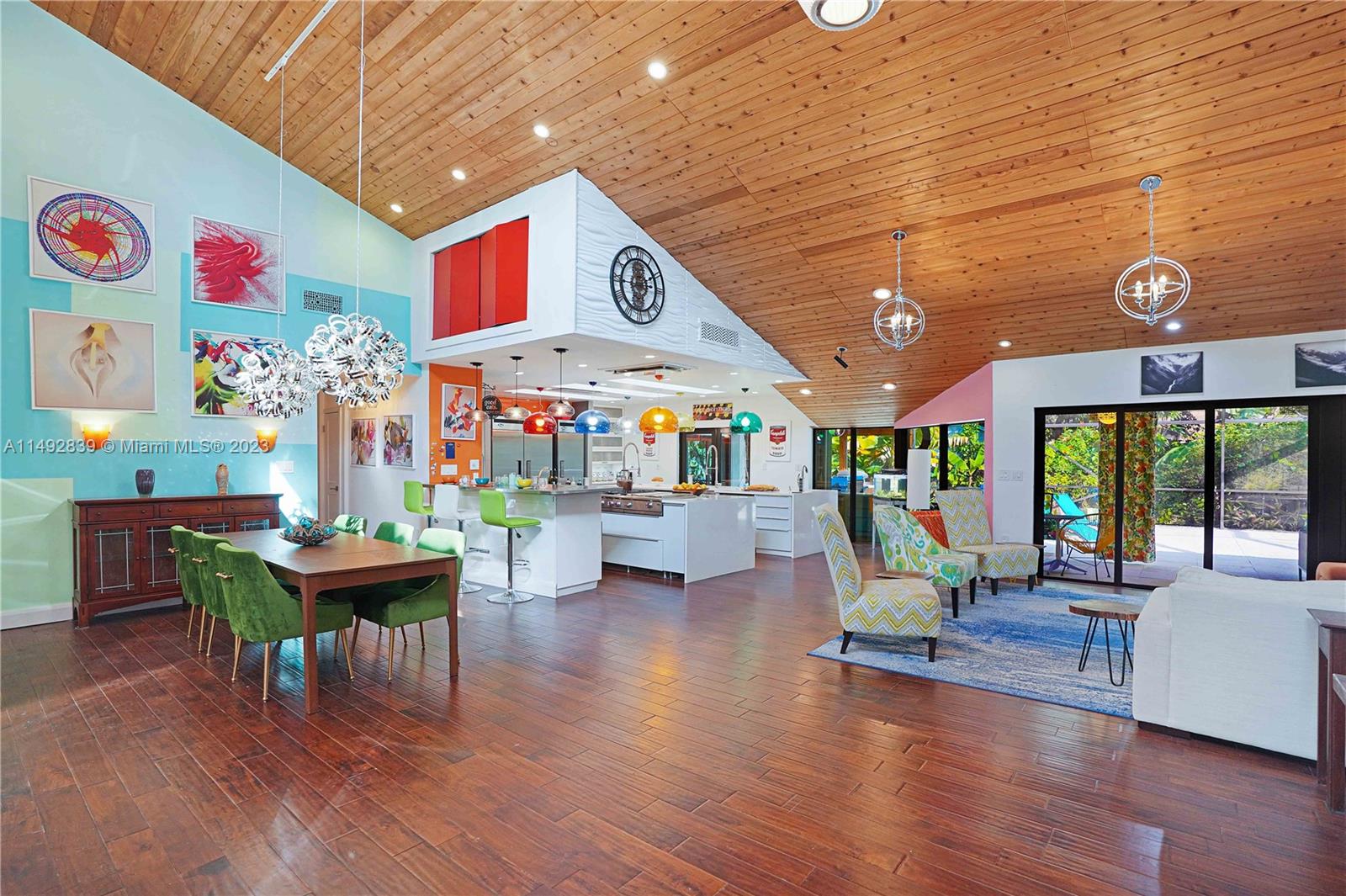 CLINTON GROVE ESTS - Residential