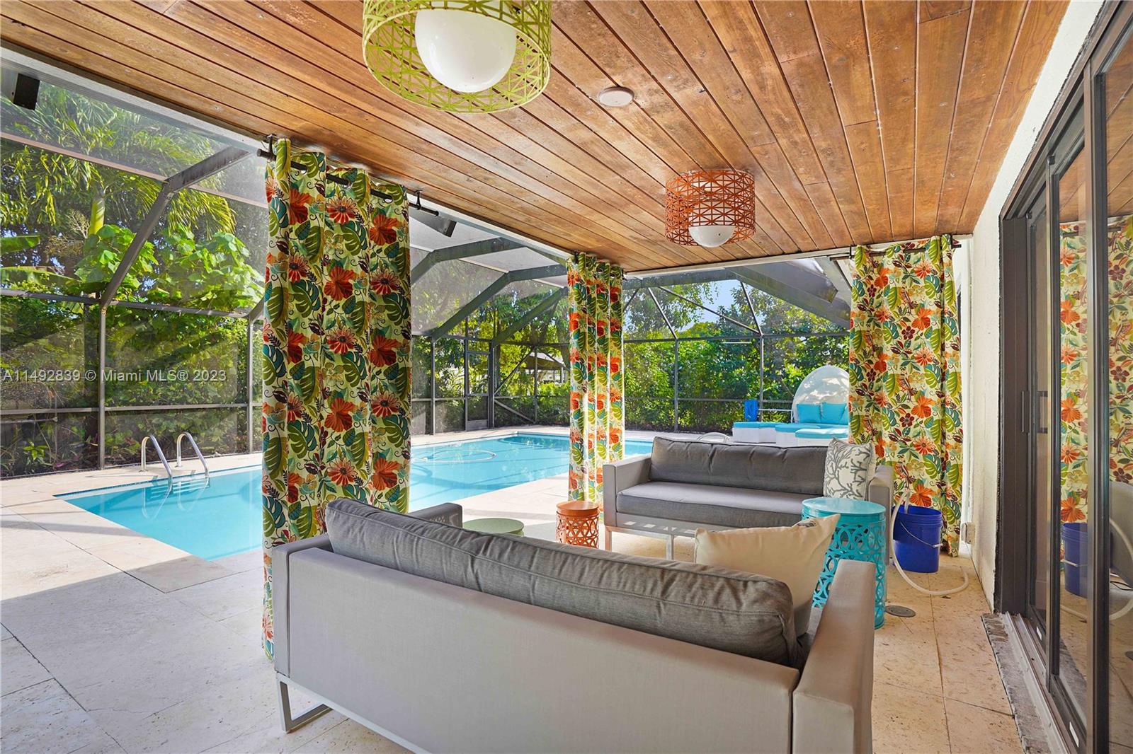 CLINTON GROVE ESTS - Residential