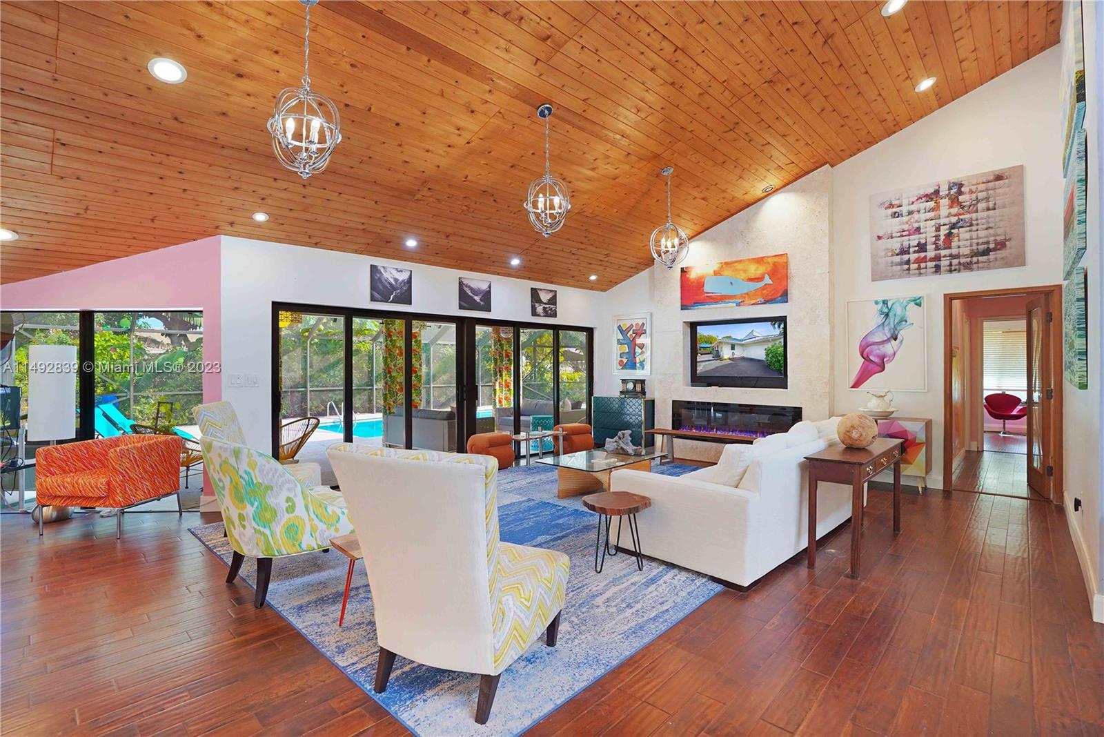CLINTON GROVE ESTS - Residential