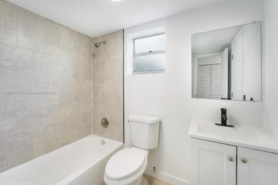 BISCAYNE PARK ESTATES - Residential Lease
