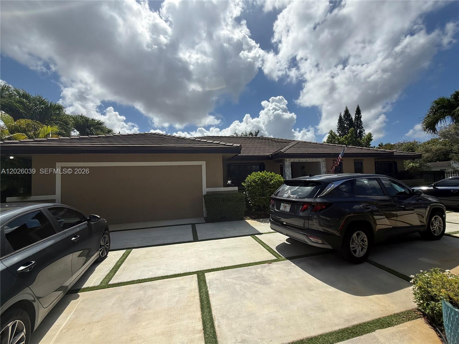 BIRD VILLAS SUB 3RD ADDN - Residential