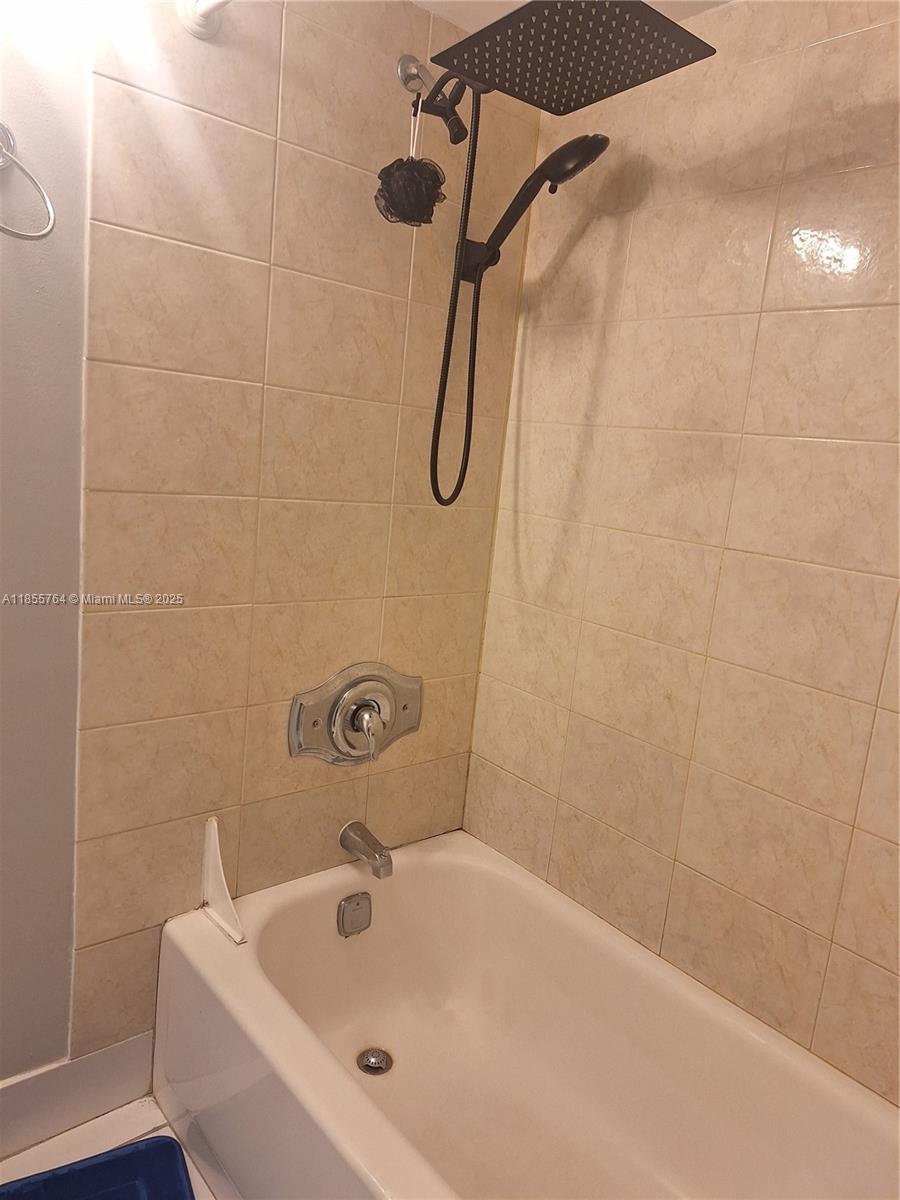 OAKLAND SHORES CONDOMINIUM - Residential