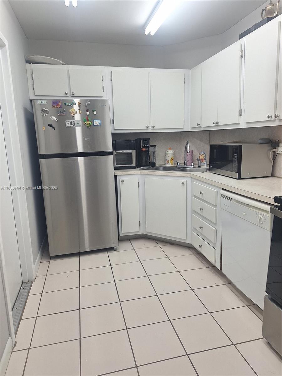 OAKLAND SHORES CONDOMINIUM - Residential