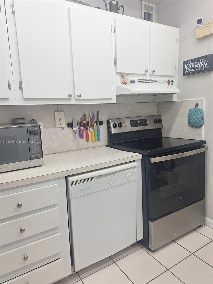 OAKLAND SHORES CONDOMINIUM - Residential