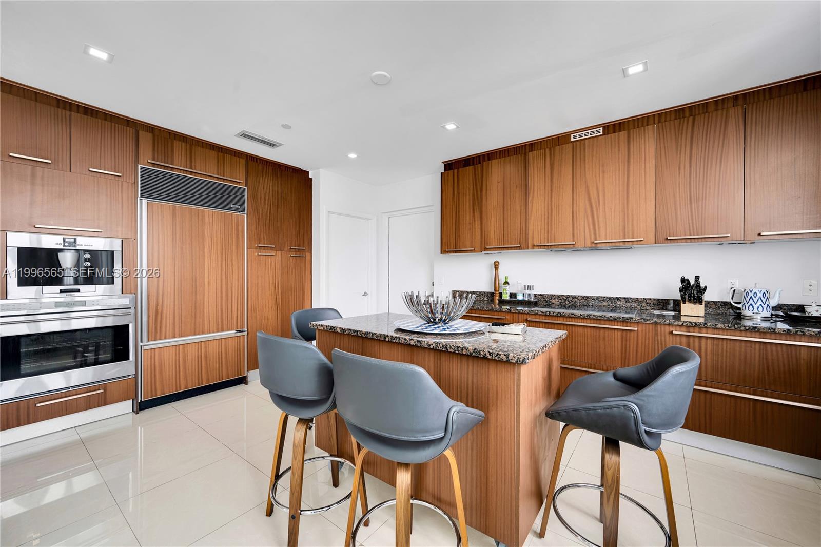 TDR TOWER II CONDO - Residential Lease