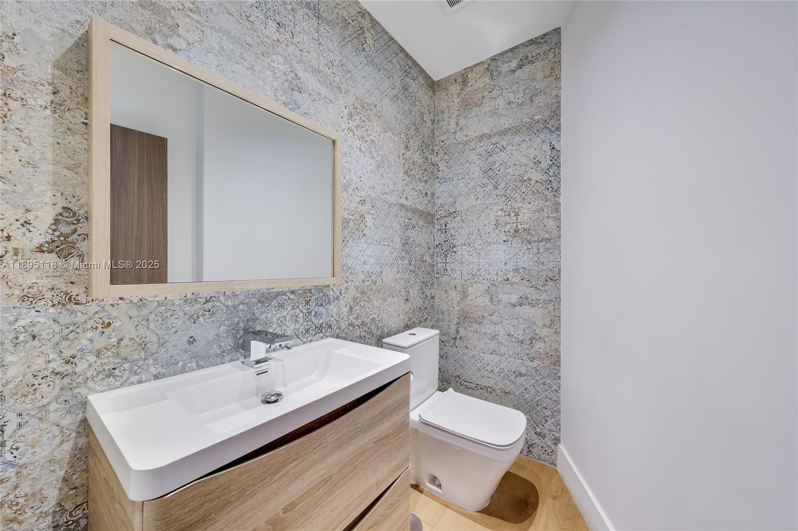 LA GORCE GOLF SUB - Residential