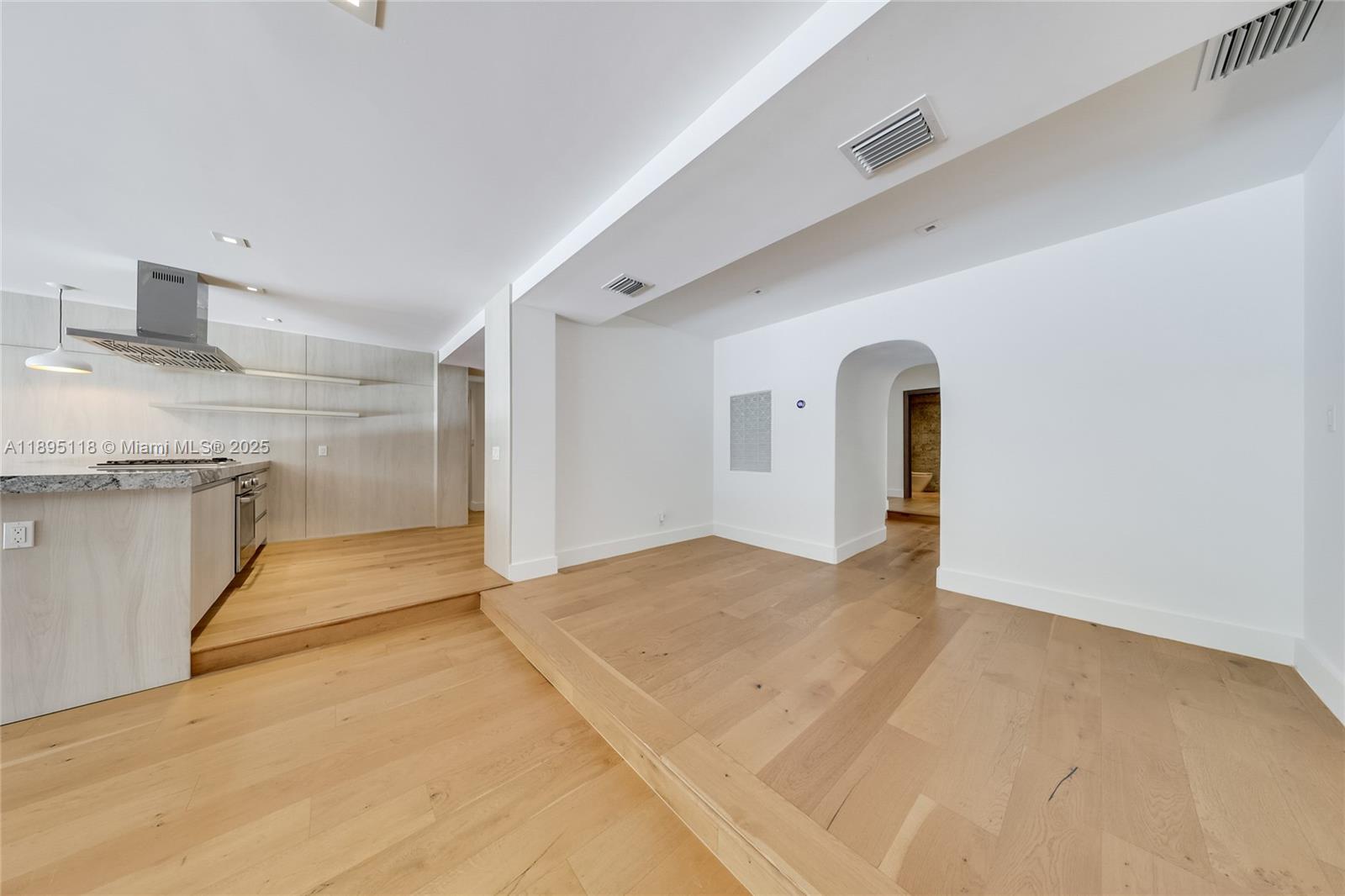 LA GORCE GOLF SUB - Residential