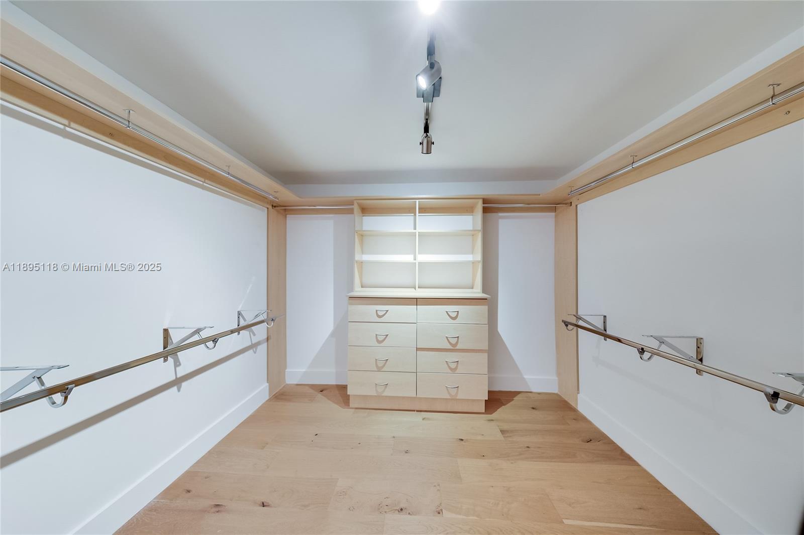 LA GORCE GOLF SUB - Residential